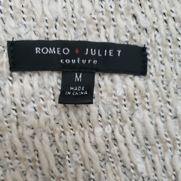 Romeo & Juliet Couture Anthropologie Long Sleeve Open Fringe Sweater Sz M - Picture 5 of 7